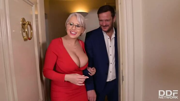 [DDFNetwork] - Blonde and Brunette MILFs Sofia Rae and Angel Wicky's Naughty Valentine