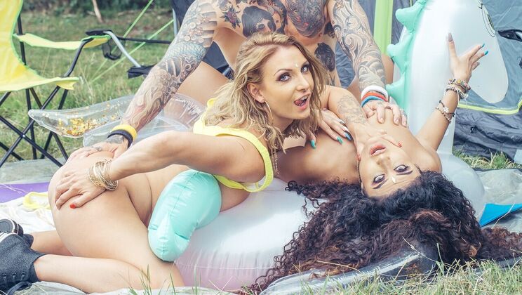Fake Festival: When Cowgirls Get Wild