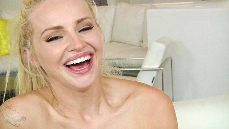 [HardX] - Behind the Scenes of Staci Carr - Staci Carr