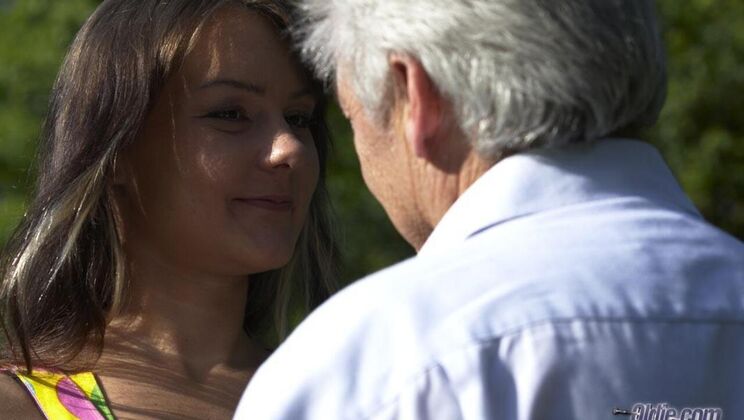 [Oldje] - Jeydah's Doggystyle Delight in the Park with Gustavo