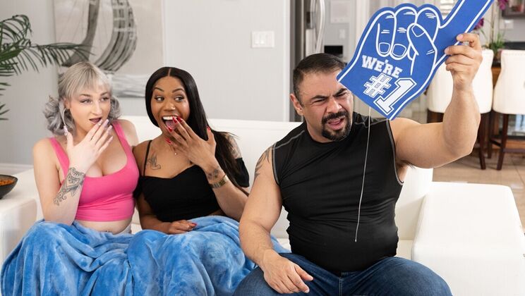 [TransAngels] - Blonde Bombshell Leilani's Slam Dunk Sex - Leilani Li - Haven Rose